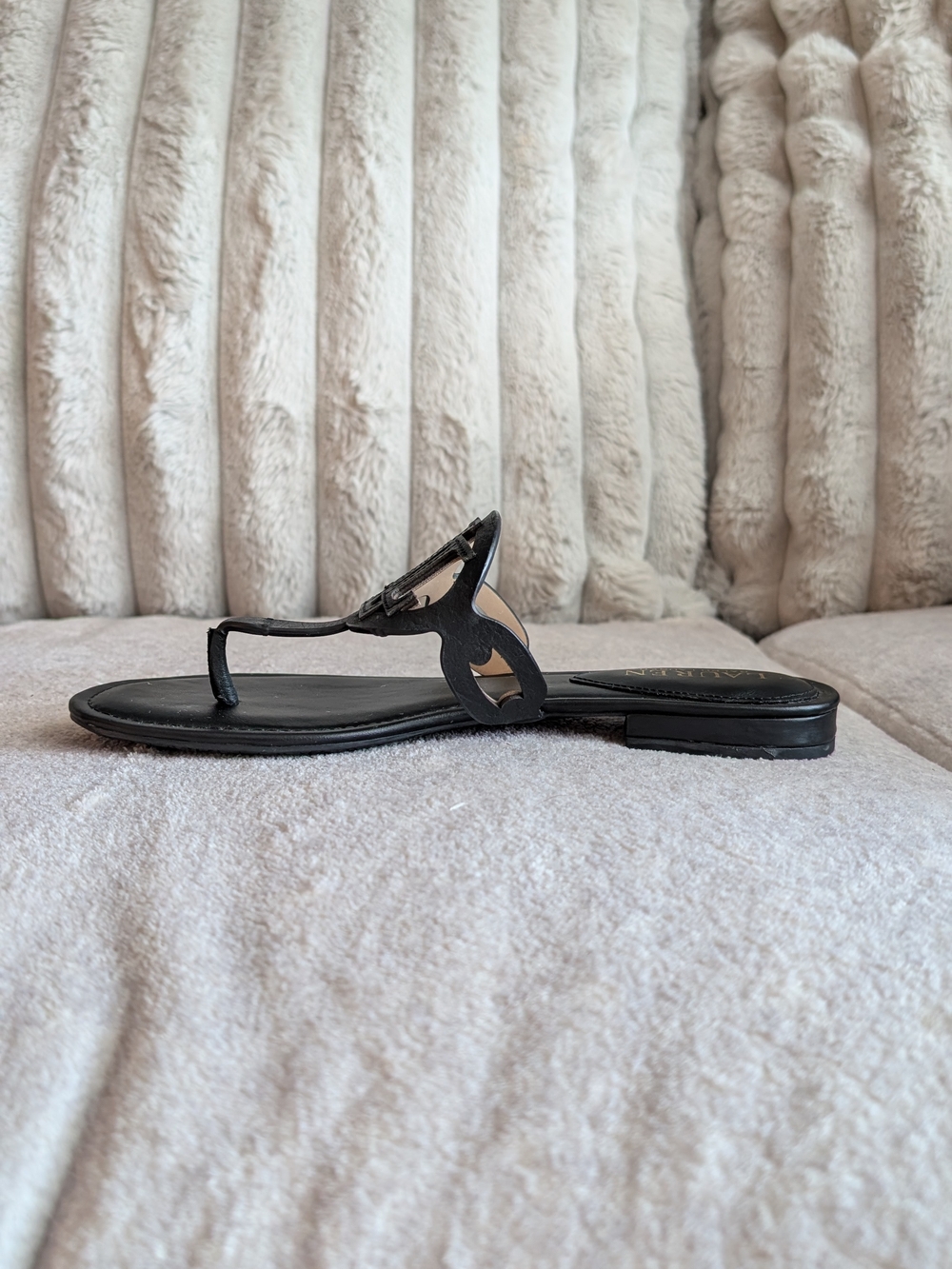 Lauren Ralph Lauren Black Logo Thong Sandals - Picture 5 of 7